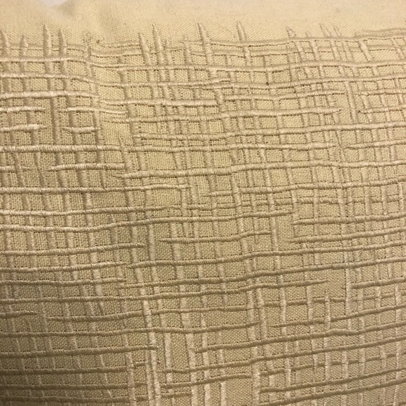 NWT Donna Karan Gold Embroidered 16x20 Pillow - Picture 3 of 5